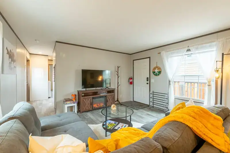 Comfy Lodge House, Belgrade MT vacation rental – listing photo 2 of 16
