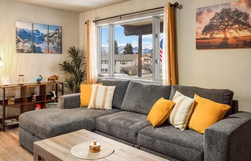 Modern Mountainview A, an Airbnb vacation rental in Belgrade, Montana